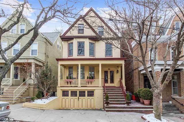 53 HUDSON PL Unit: 3