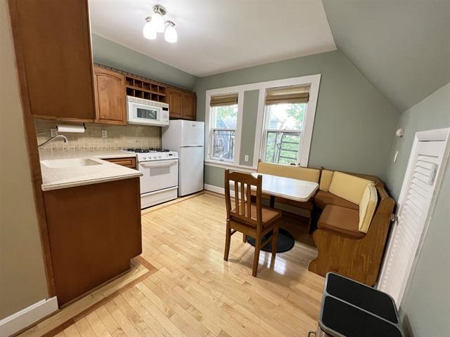 53 HUDSON PL Unit: 3