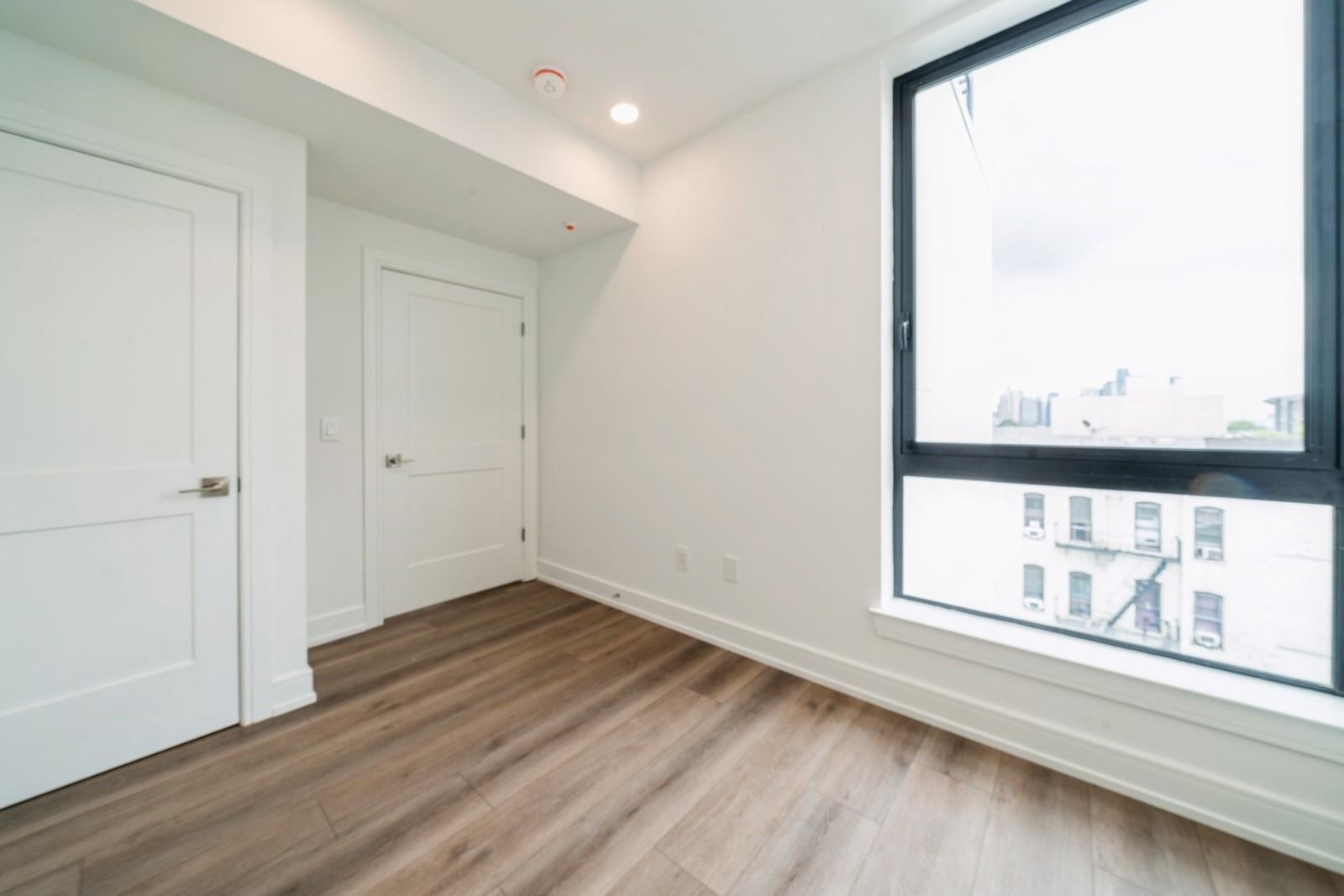 32 JONES ST Unit: 403