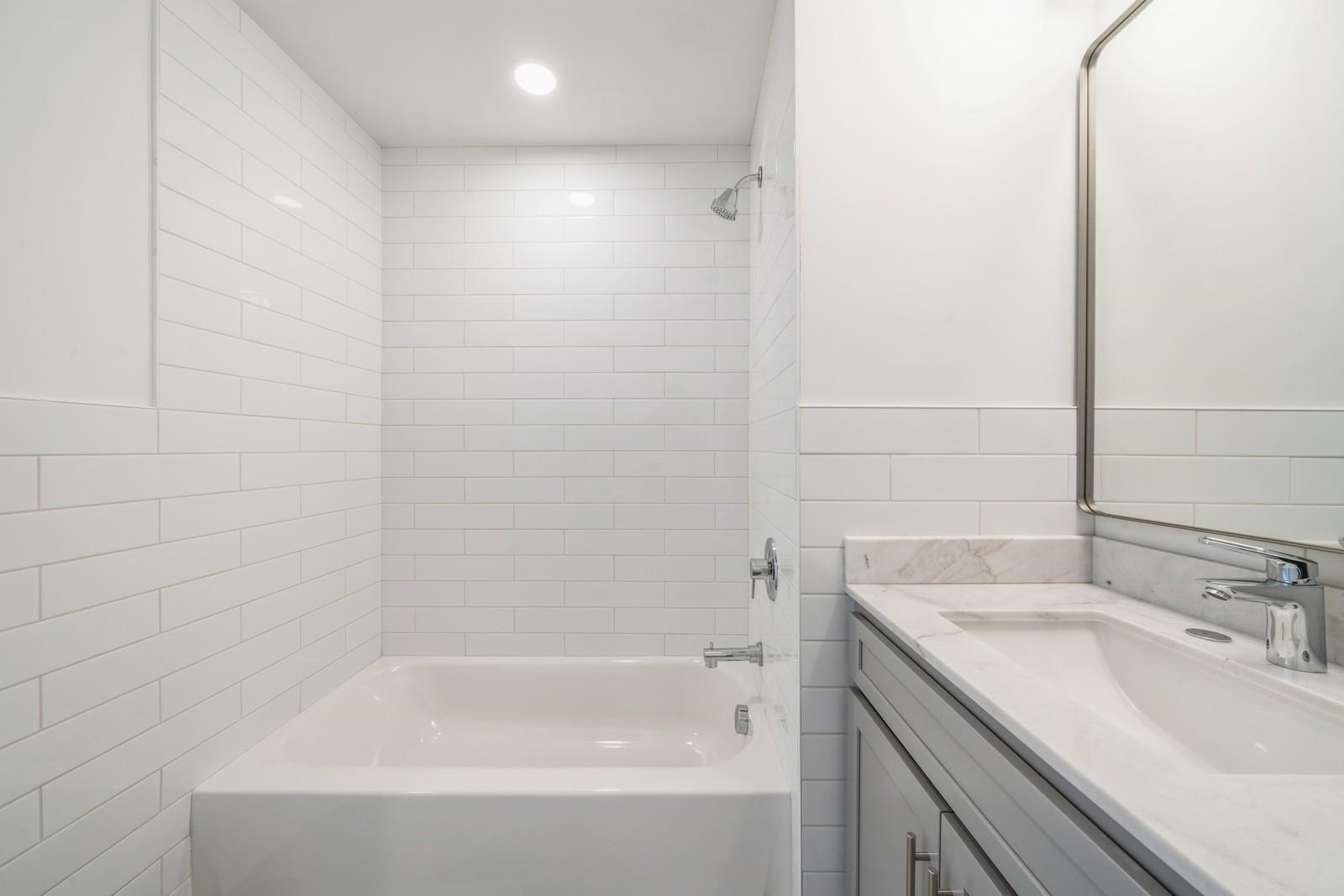 32 JONES ST Unit: 403
