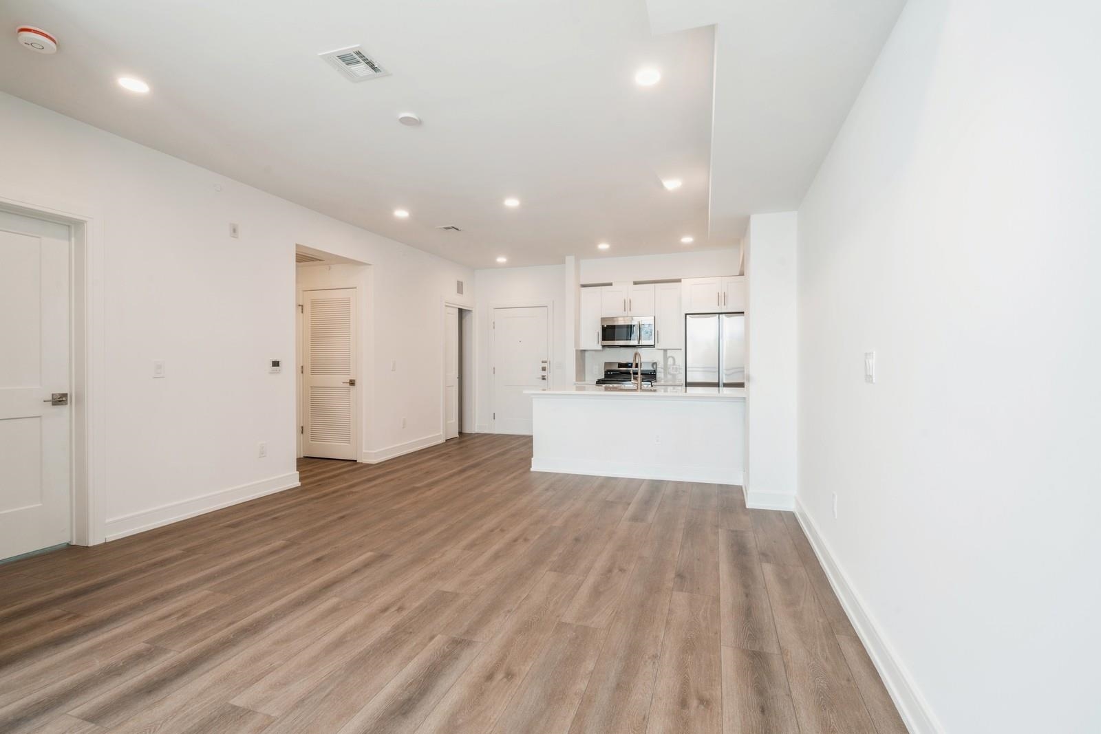 32 JONES ST Unit: 403