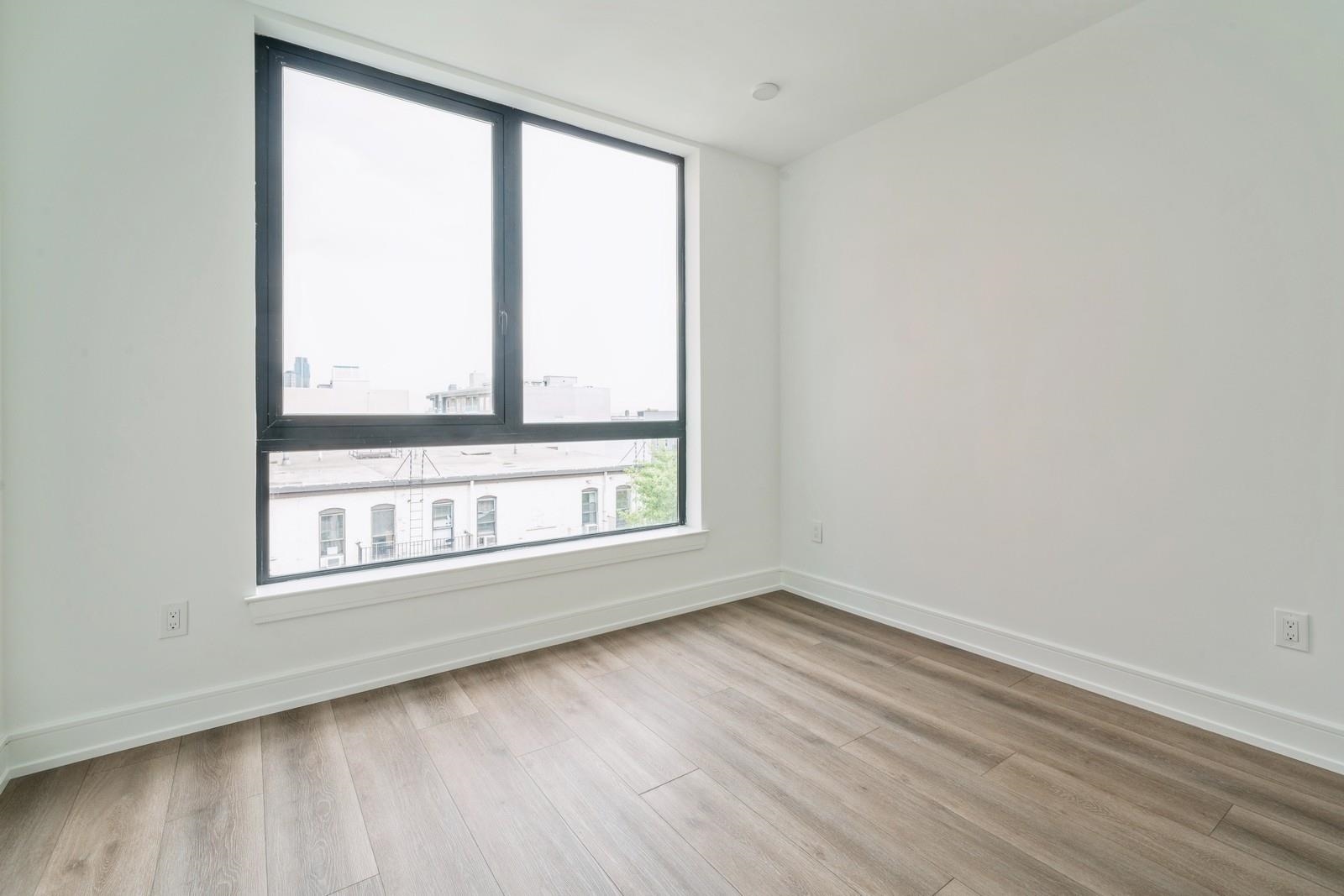 32 JONES ST Unit: 403