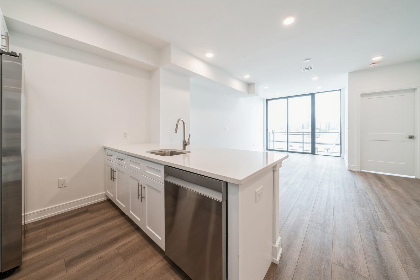 32 JONES ST Unit: 403