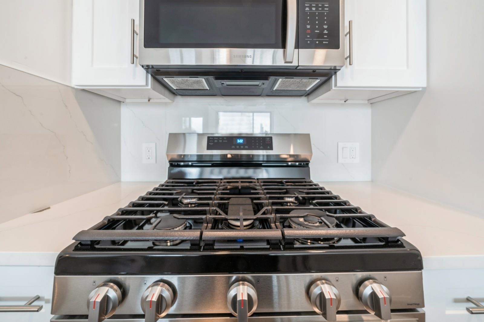 32 JONES ST Unit: 403