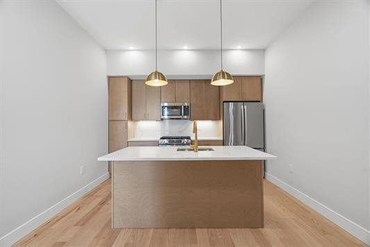 27 CLINTON AVE