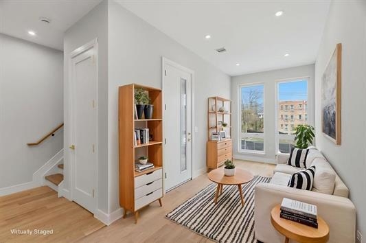 27 CLINTON AVE