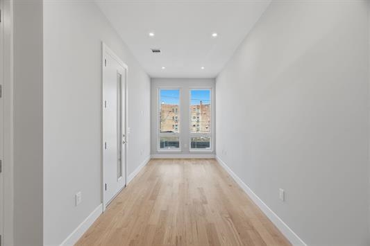 27 CLINTON AVE