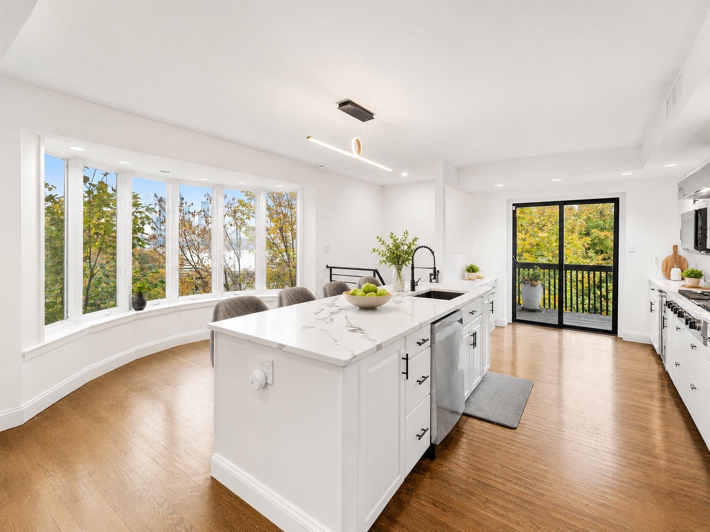 76 HACKENSACK PLANK RD
