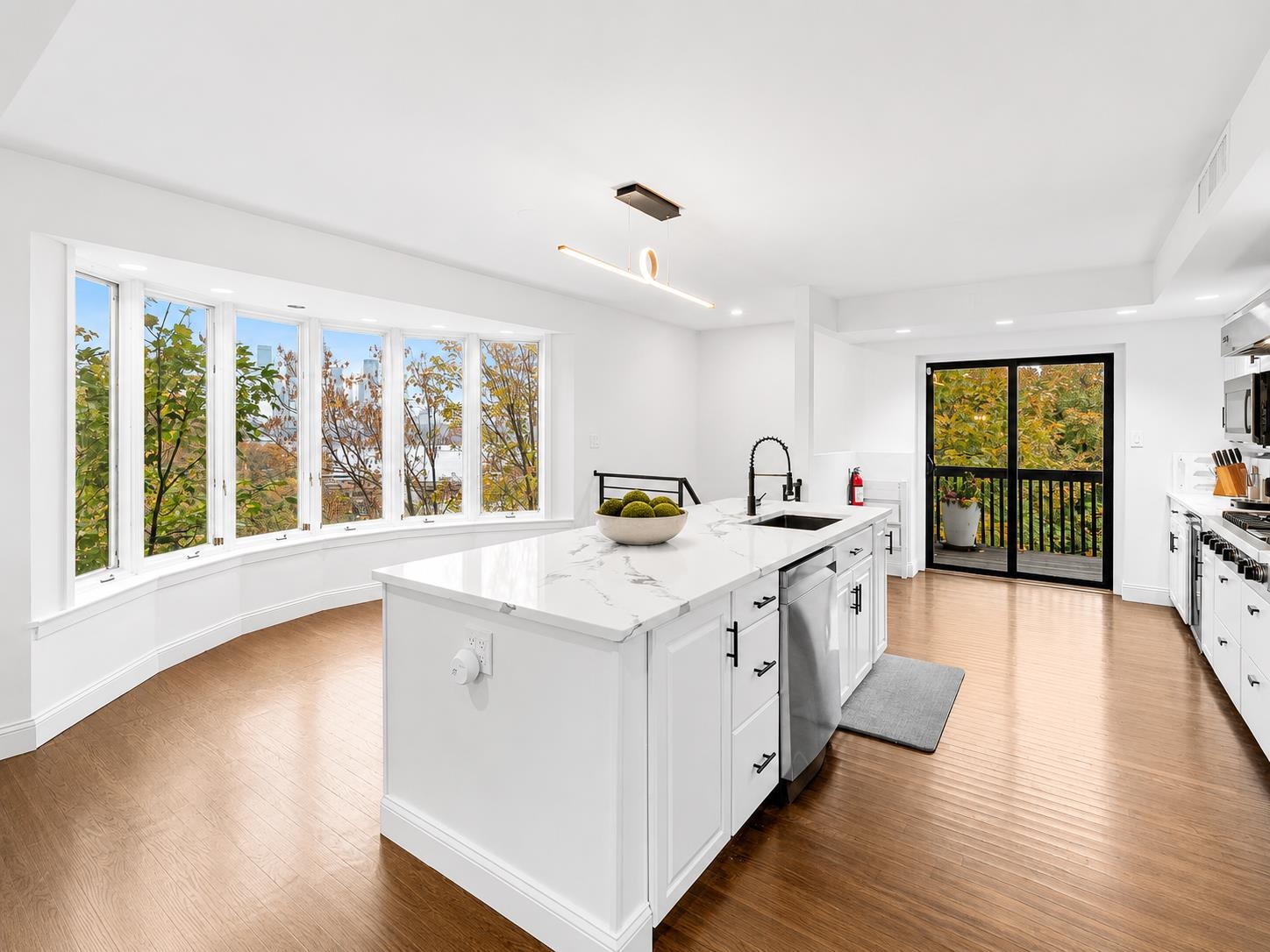 76 HACKENSACK PLANK RD