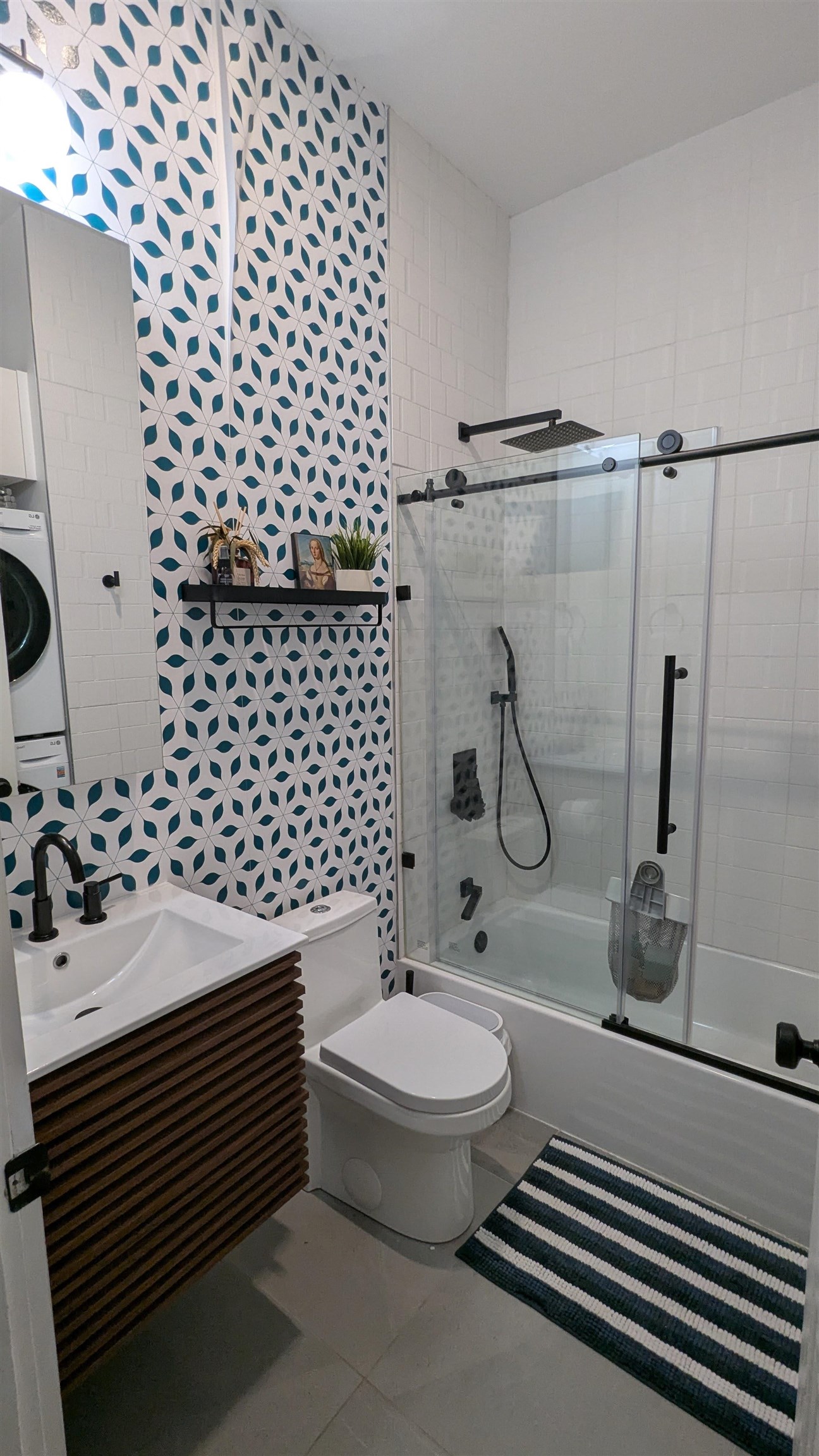 275 8TH ST Unit: 2