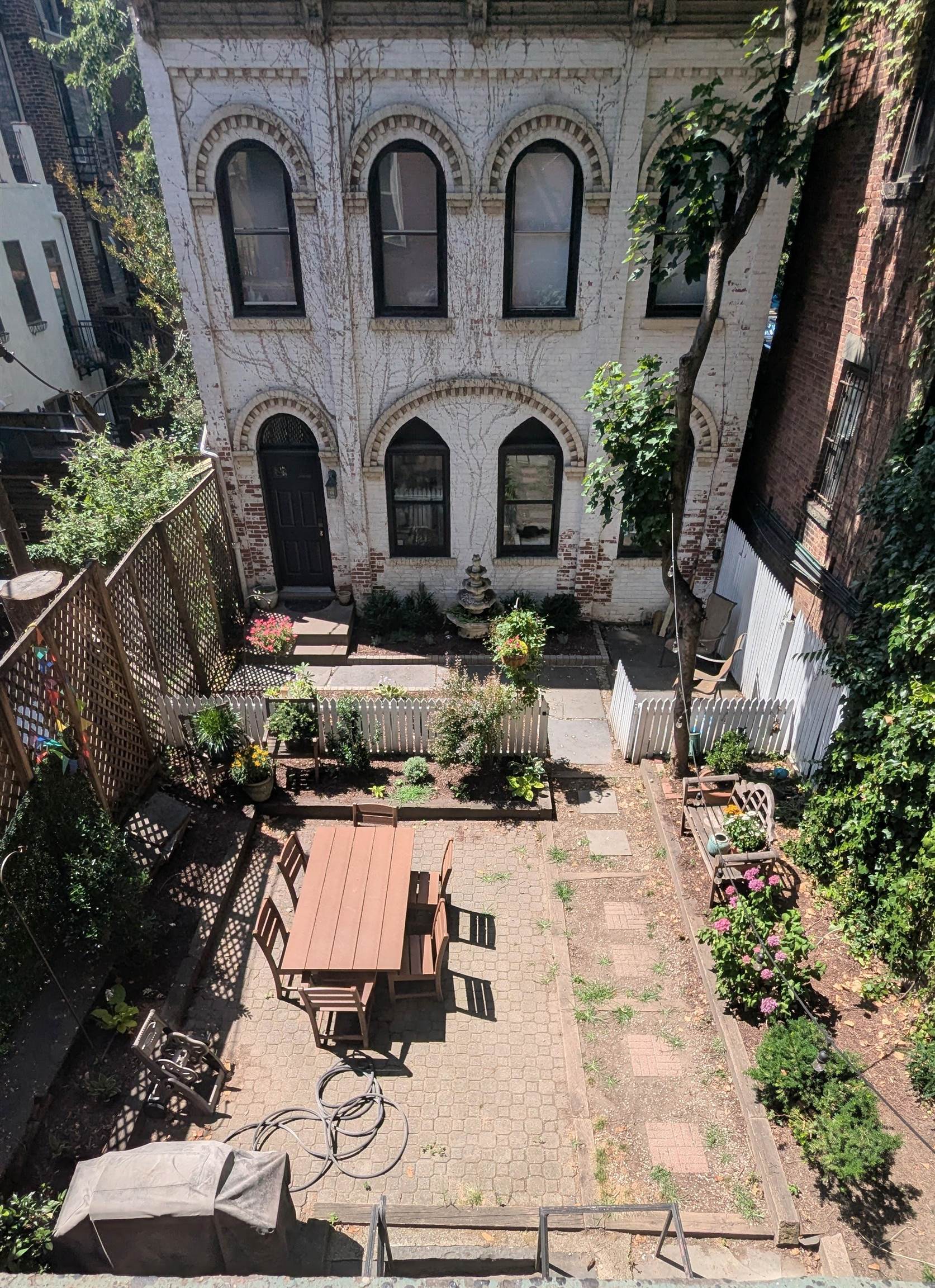 275 8TH ST Unit: 2