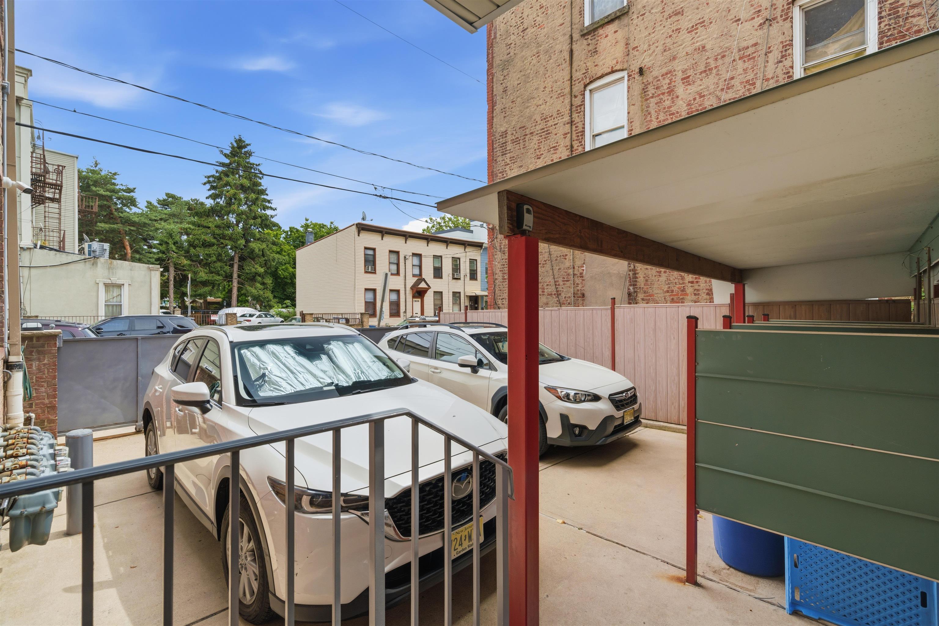 21 ST PAULS AVE Unit: 1