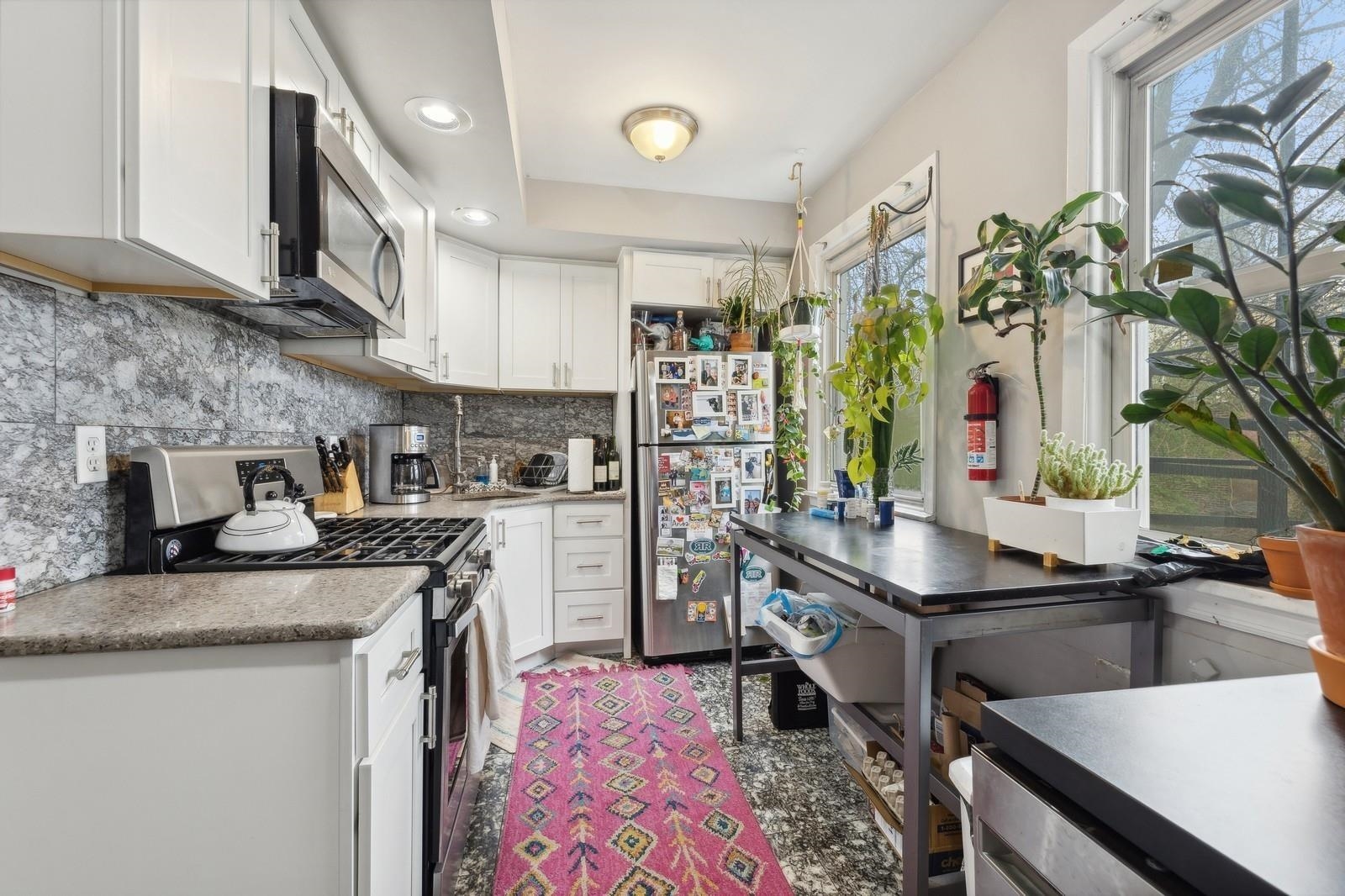 243 MONTGOMERY ST Unit: 2