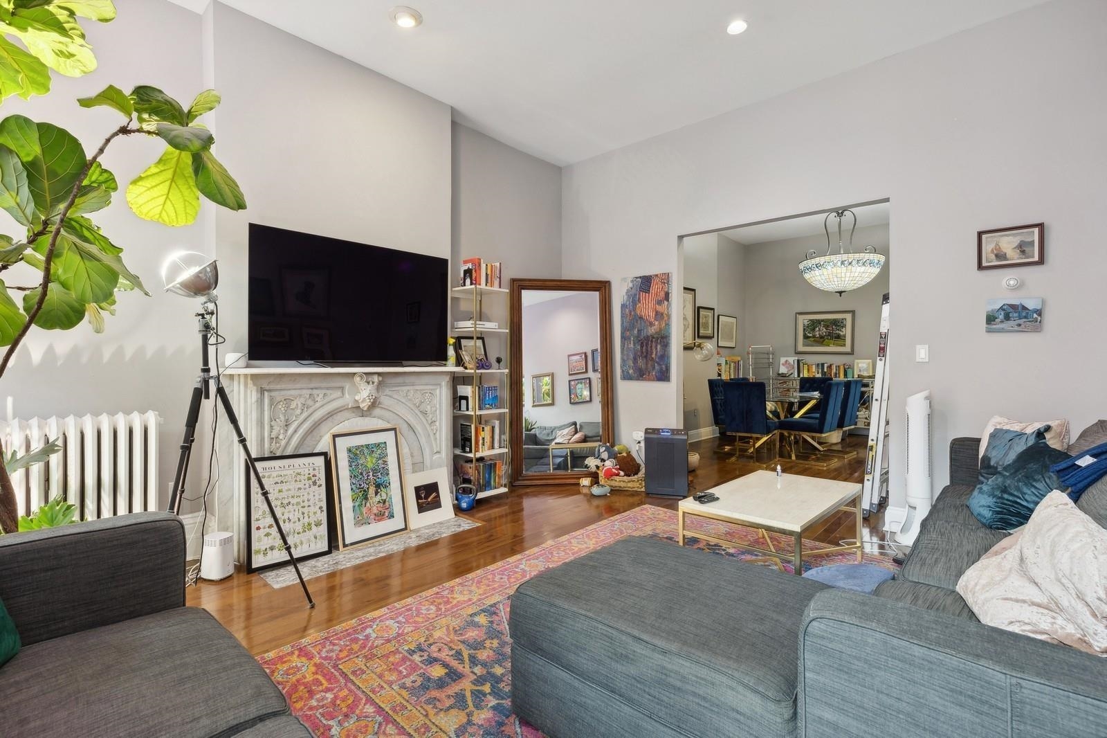 243 MONTGOMERY ST Unit: 2