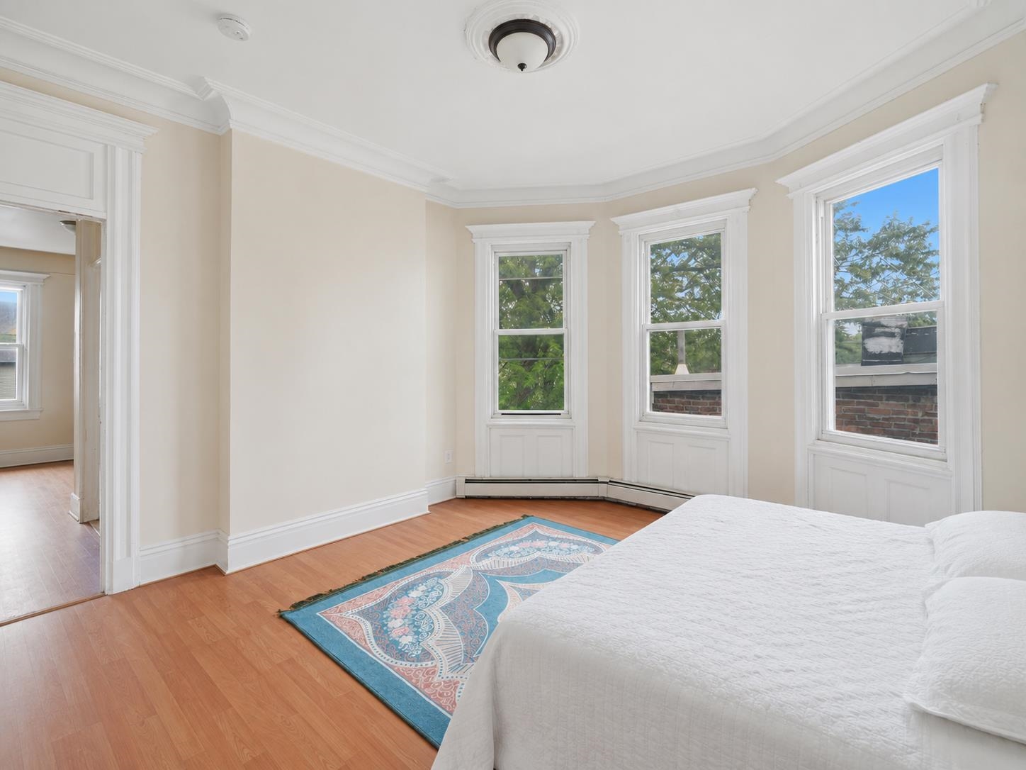 893 MONTGOMERY ST Unit: 6