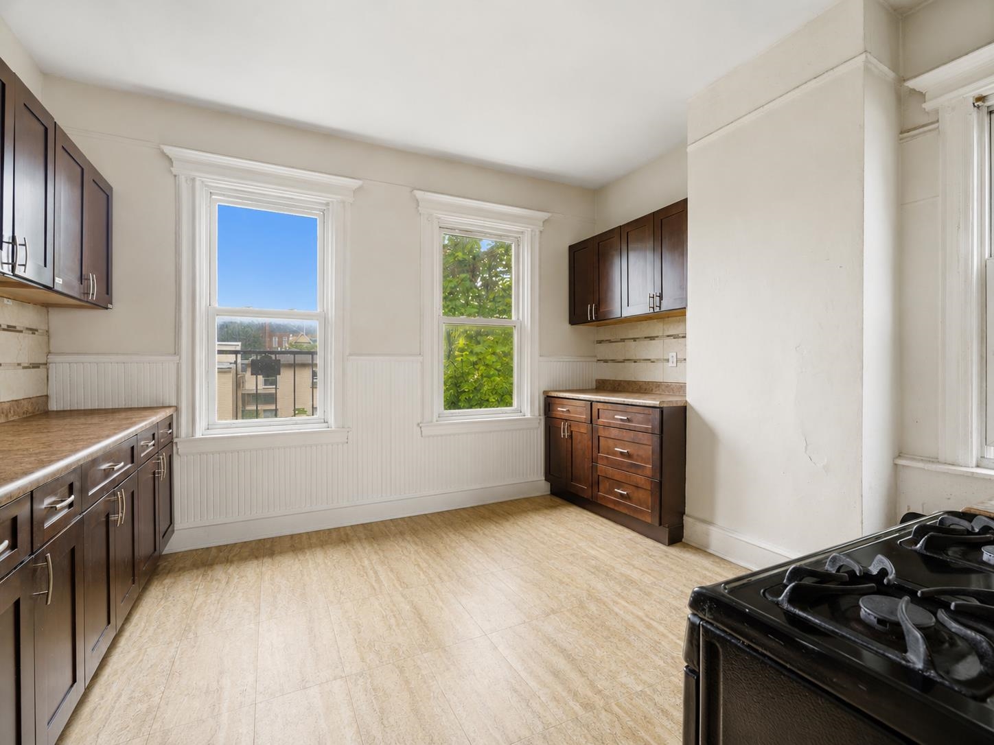 893 MONTGOMERY ST Unit: 6