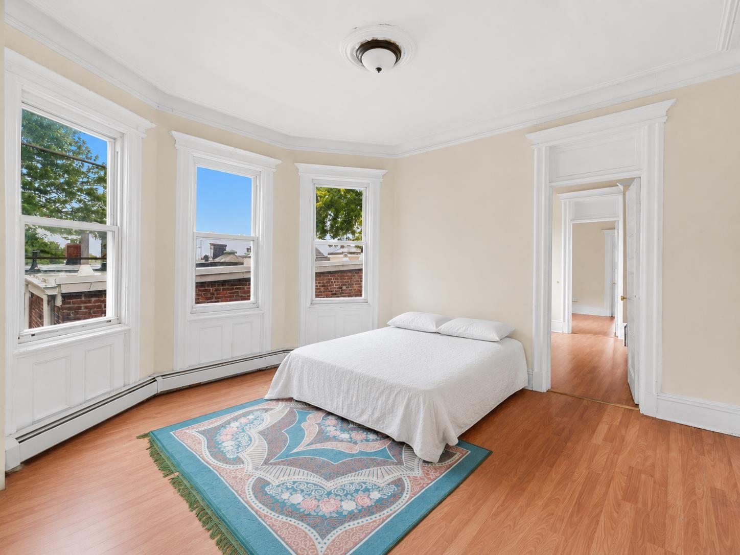893 MONTGOMERY ST Unit: 6
