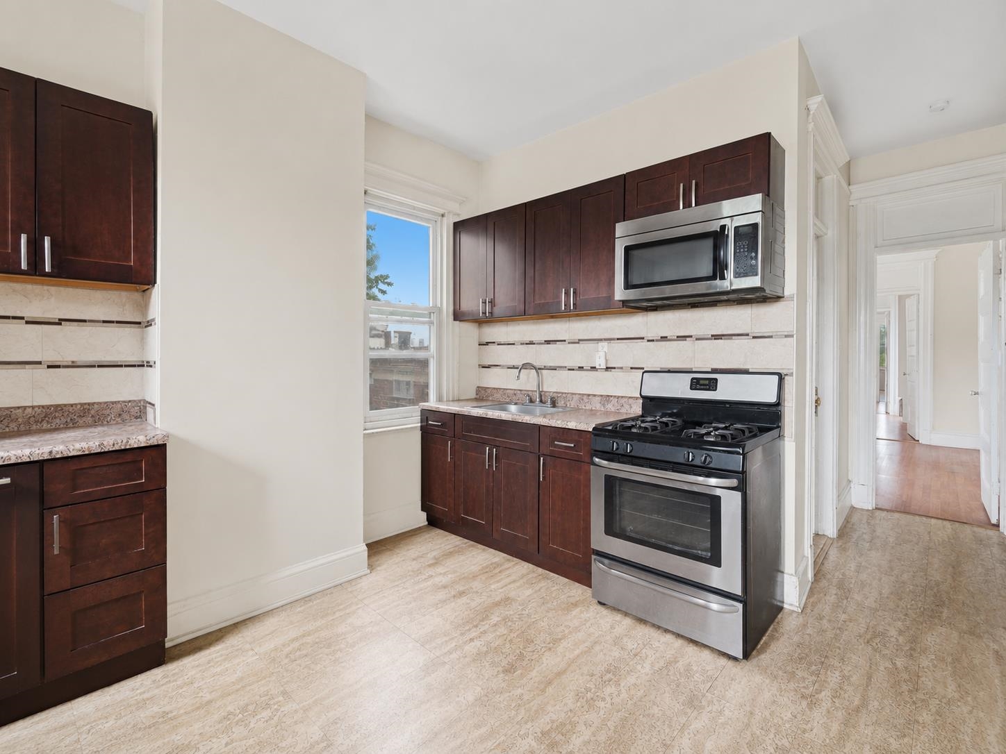 893 MONTGOMERY ST Unit: 6