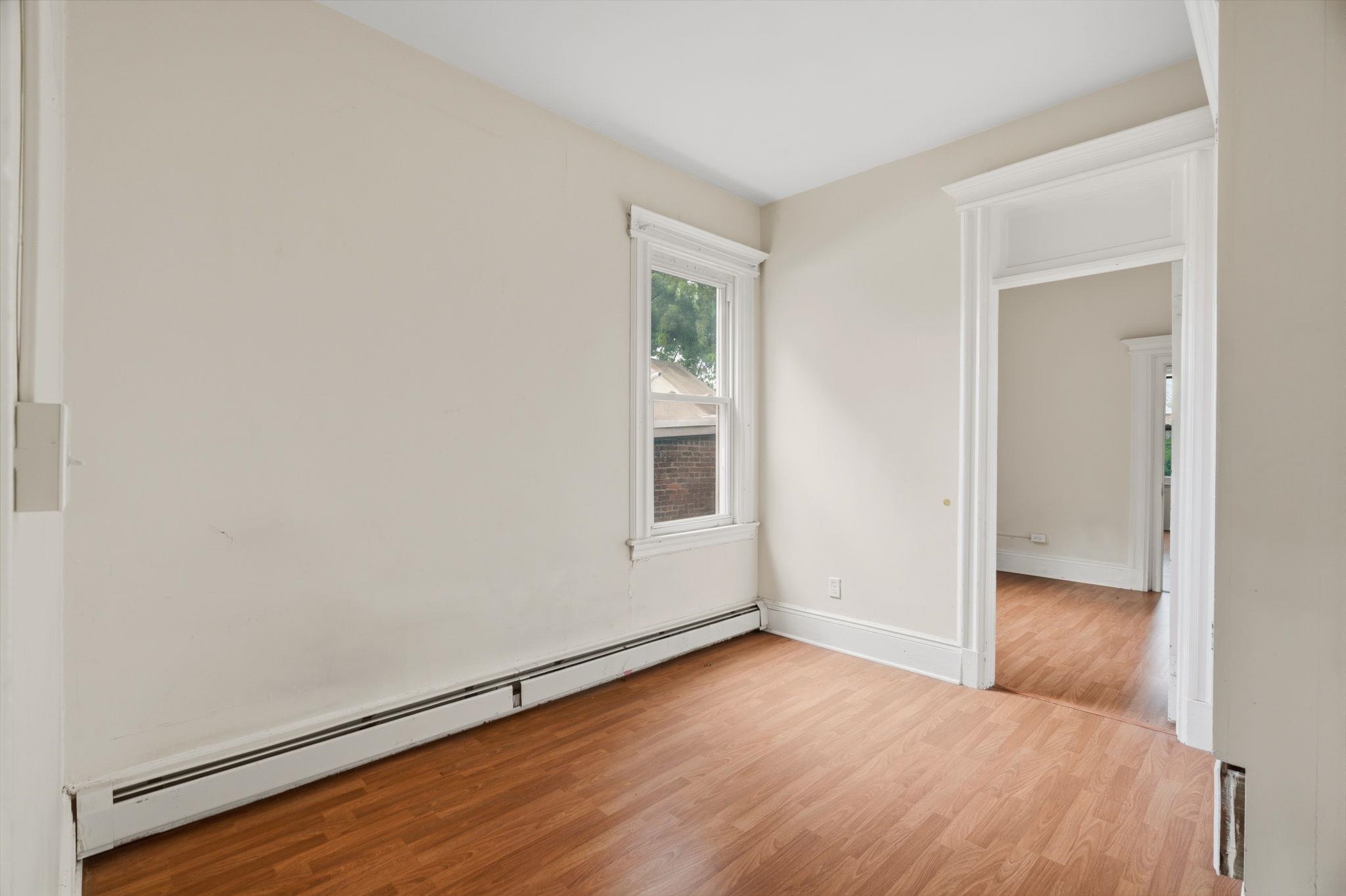 893 MONTGOMERY ST Unit: 6
