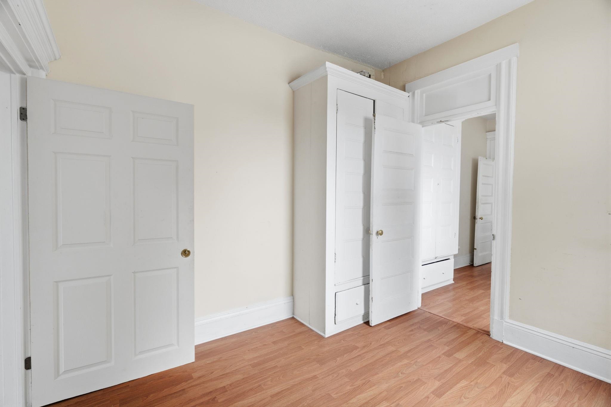 893 MONTGOMERY ST Unit: 6