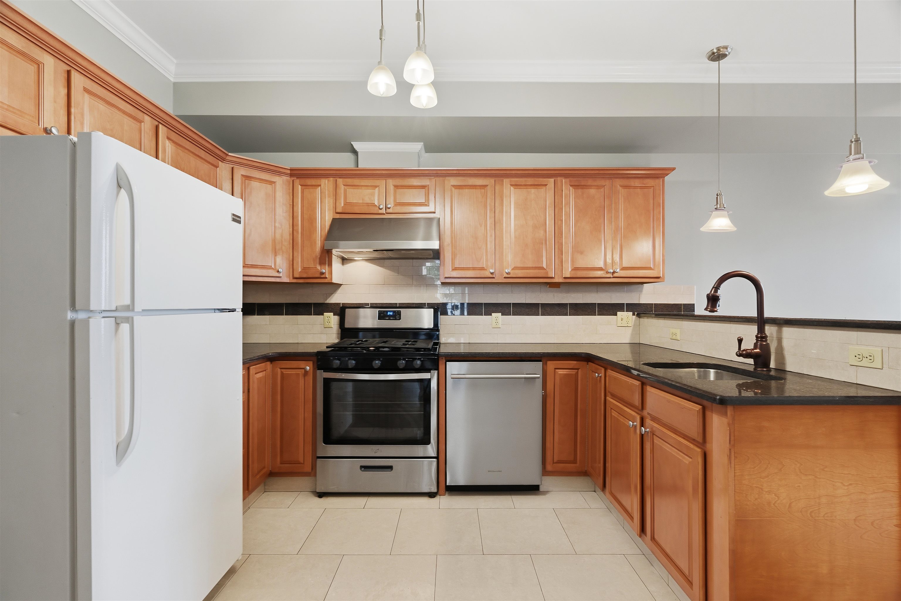 21 ST PAULS AVE Unit: 1