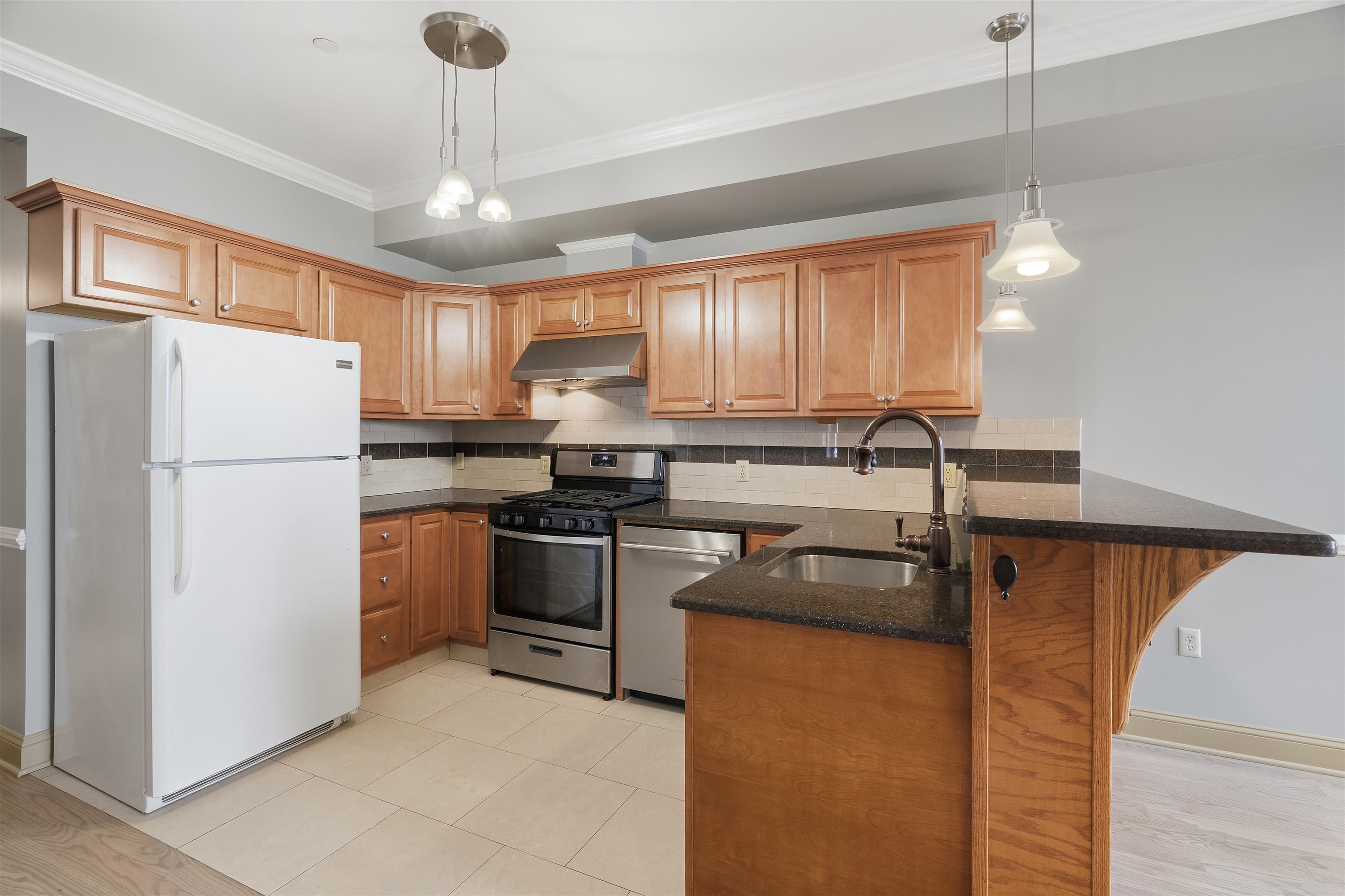 21 ST PAULS AVE Unit: 1