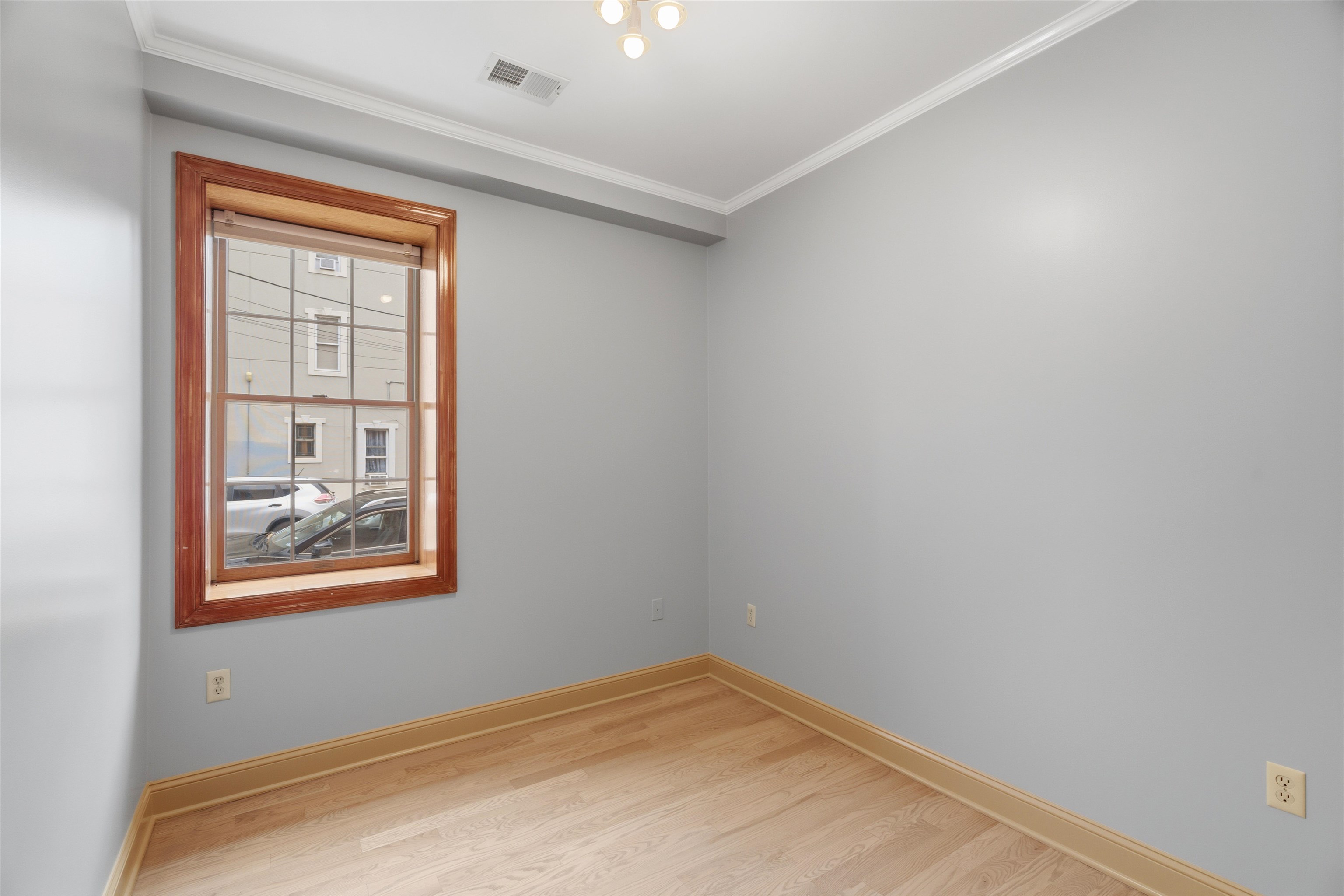 21 ST PAULS AVE Unit: 1