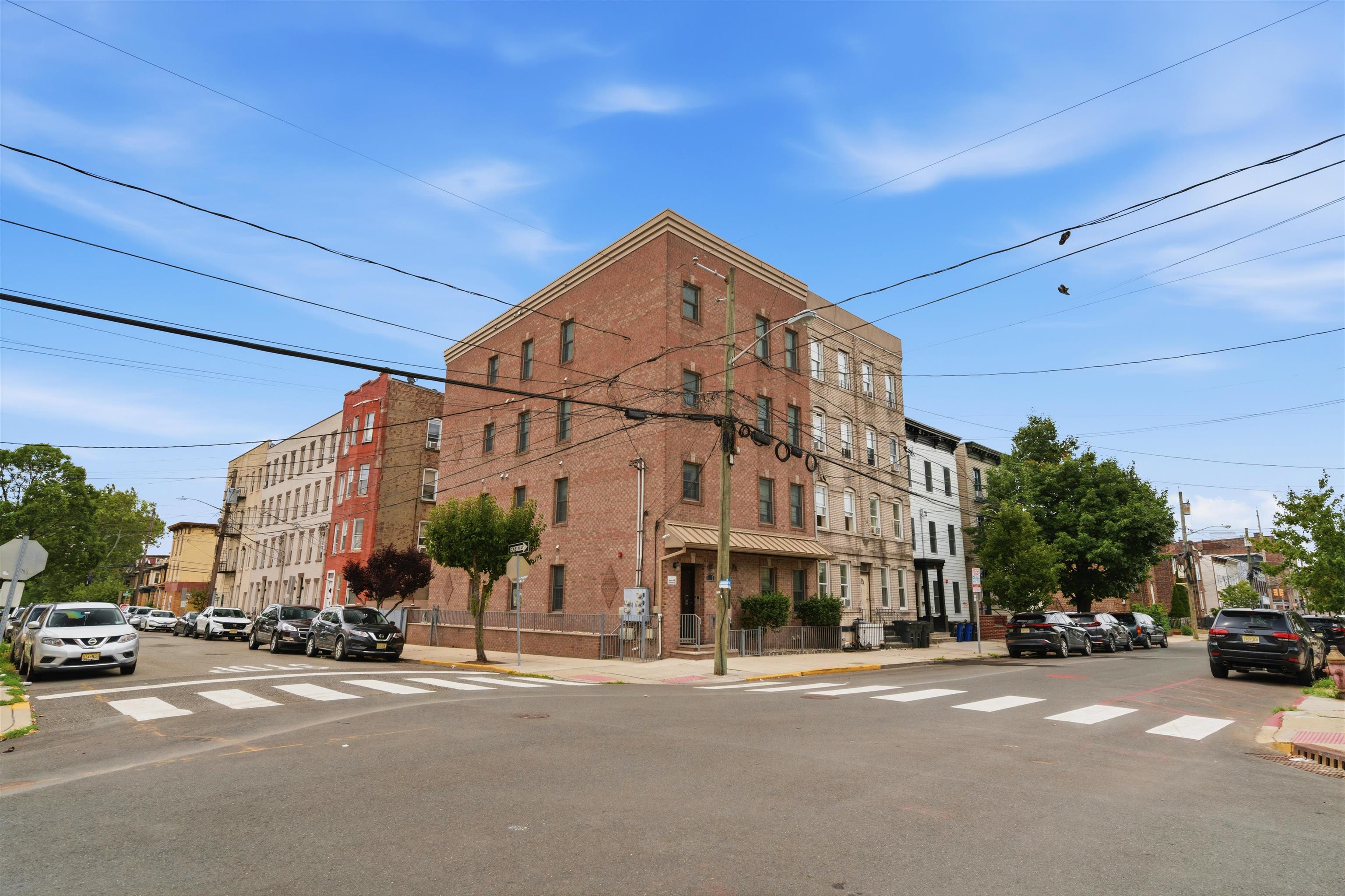 21 ST PAULS AVE Unit: 1