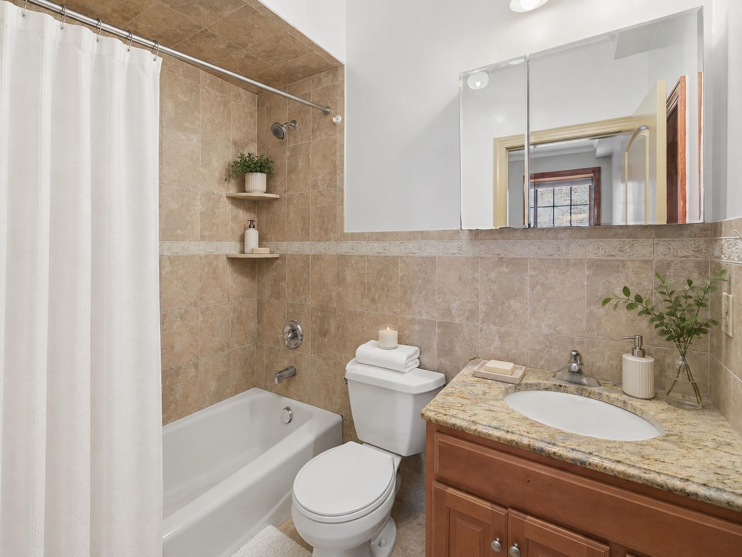 21 ST PAULS AVE Unit: 1