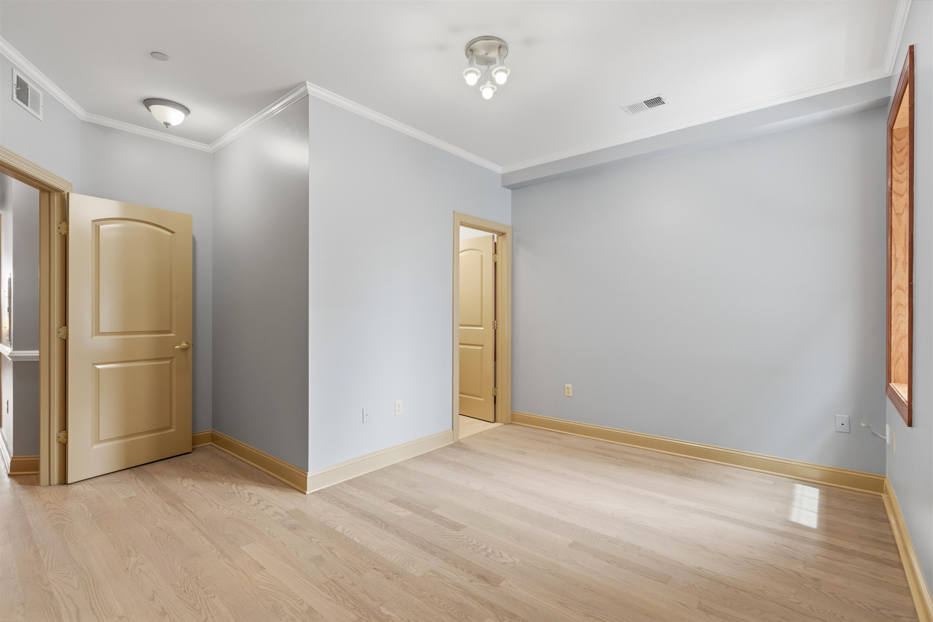 21 ST PAULS AVE Unit: 1
