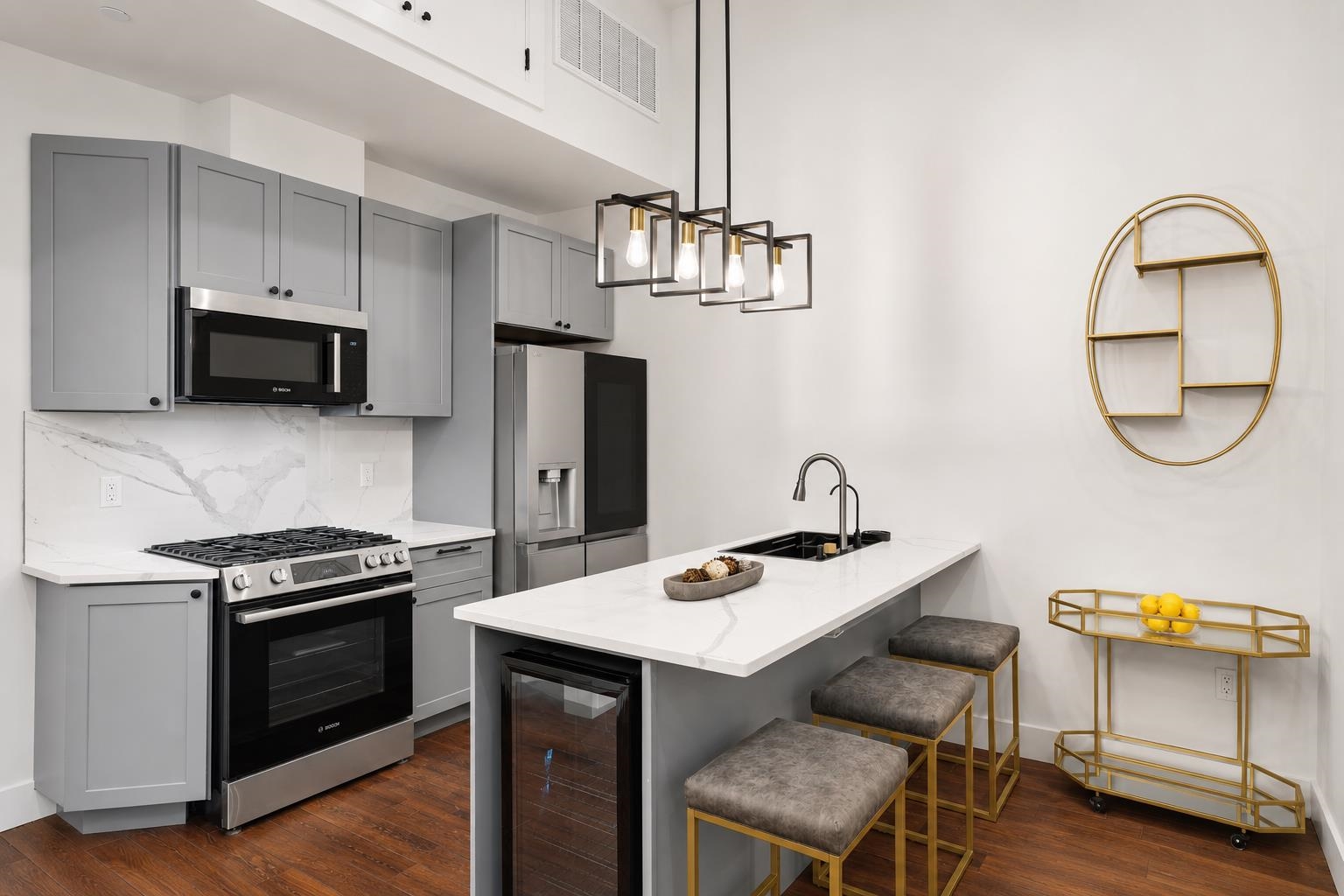 104 GLENWOOD AVE Unit: 303