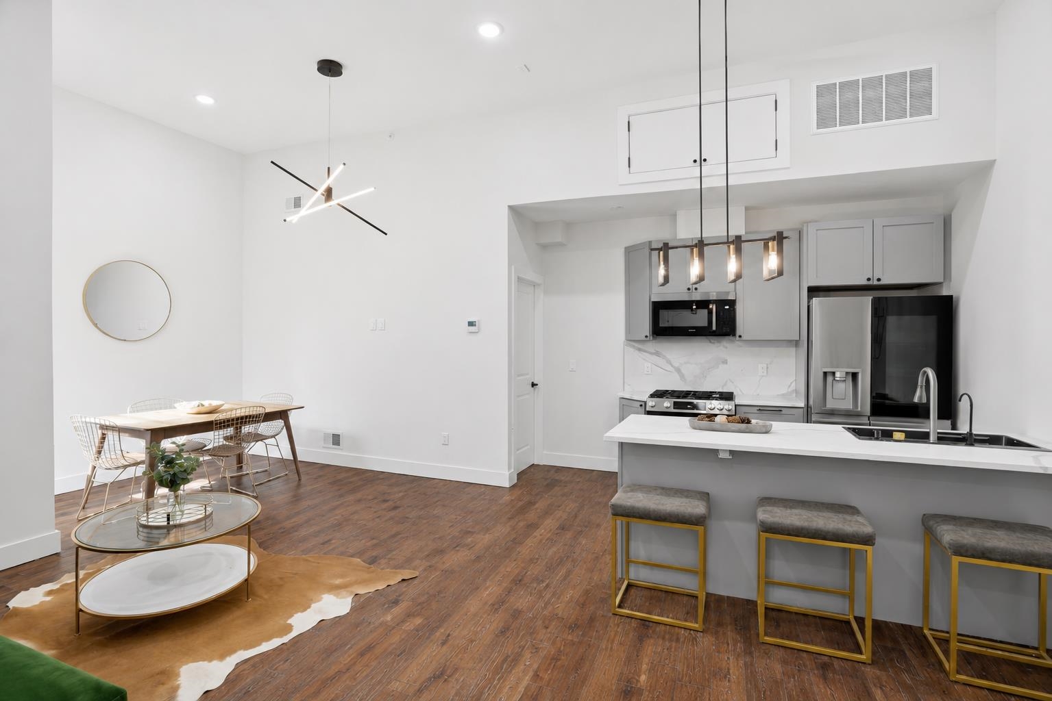104 GLENWOOD AVE Unit: 303