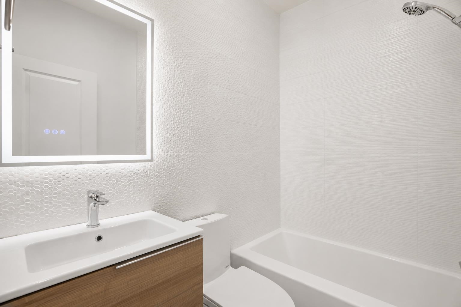 104 GLENWOOD AVE Unit: 303