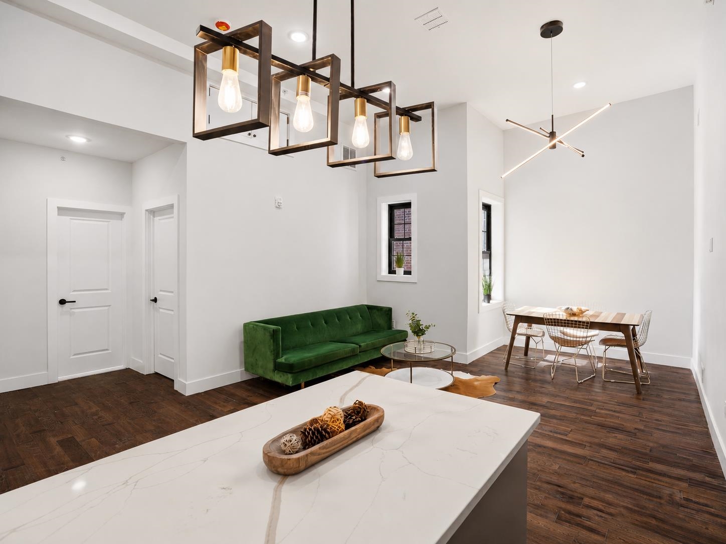 104 GLENWOOD AVE Unit: 303