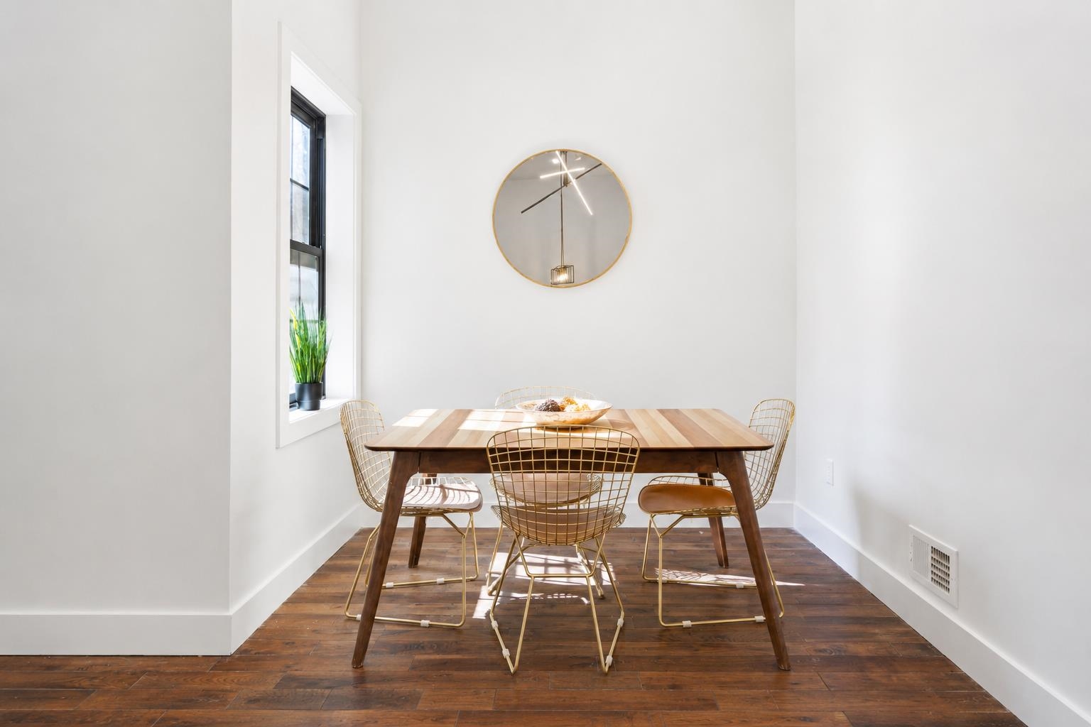 104 GLENWOOD AVE Unit: 303
