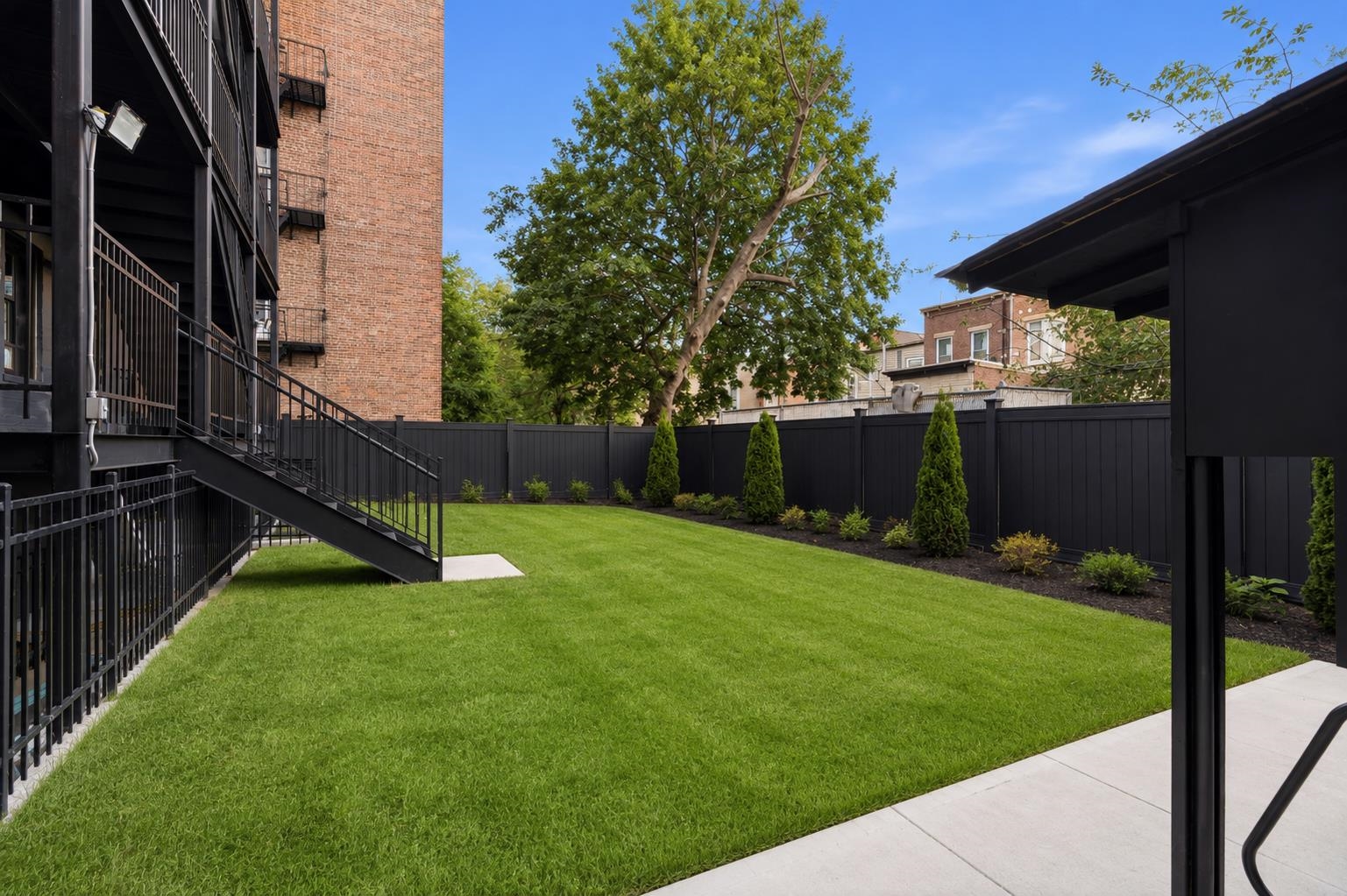 104 GLENWOOD AVE Unit: 004