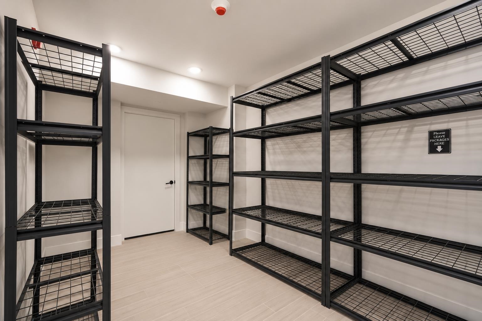 104 GLENWOOD AVE Unit: 004