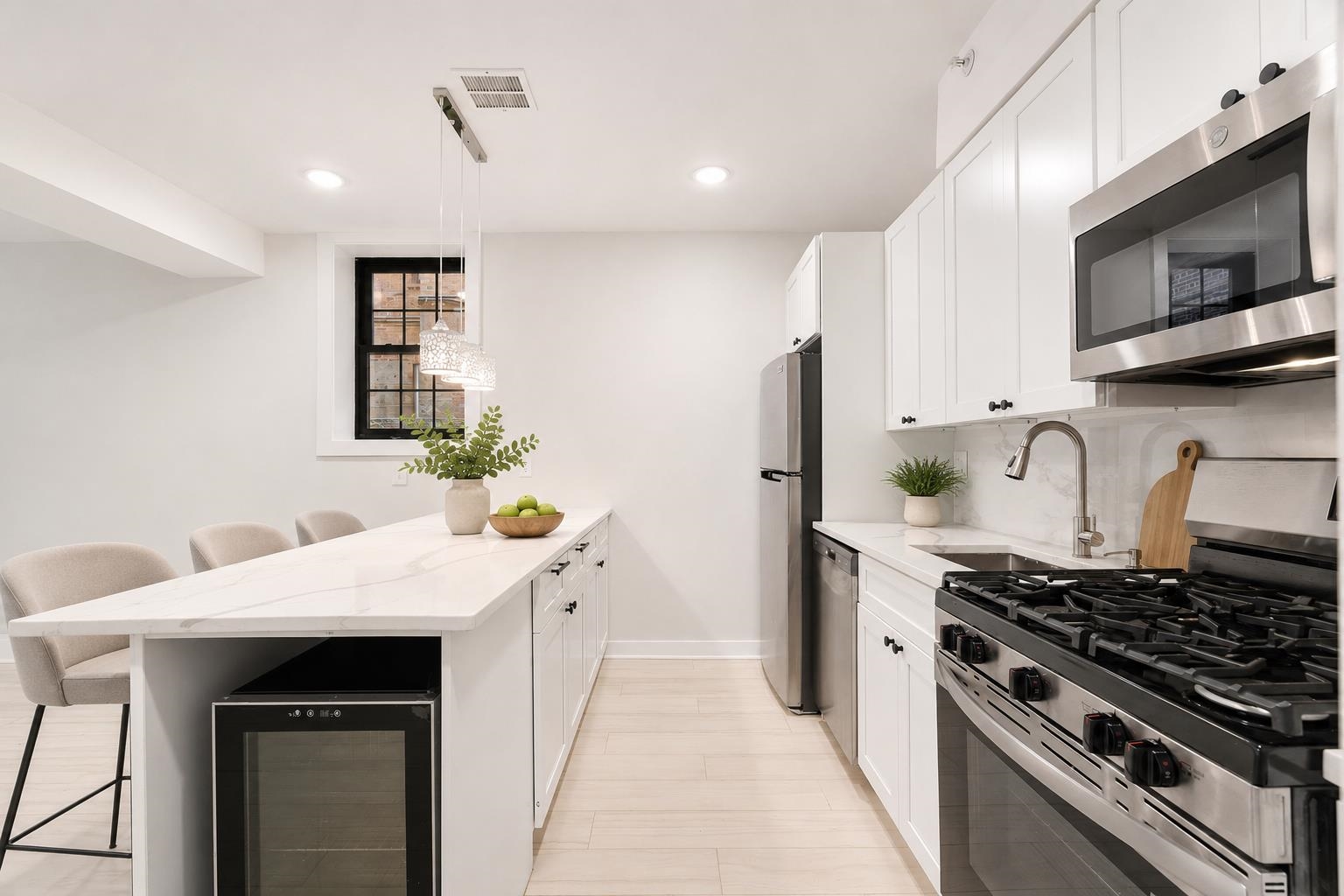 104 GLENWOOD AVE Unit: 004