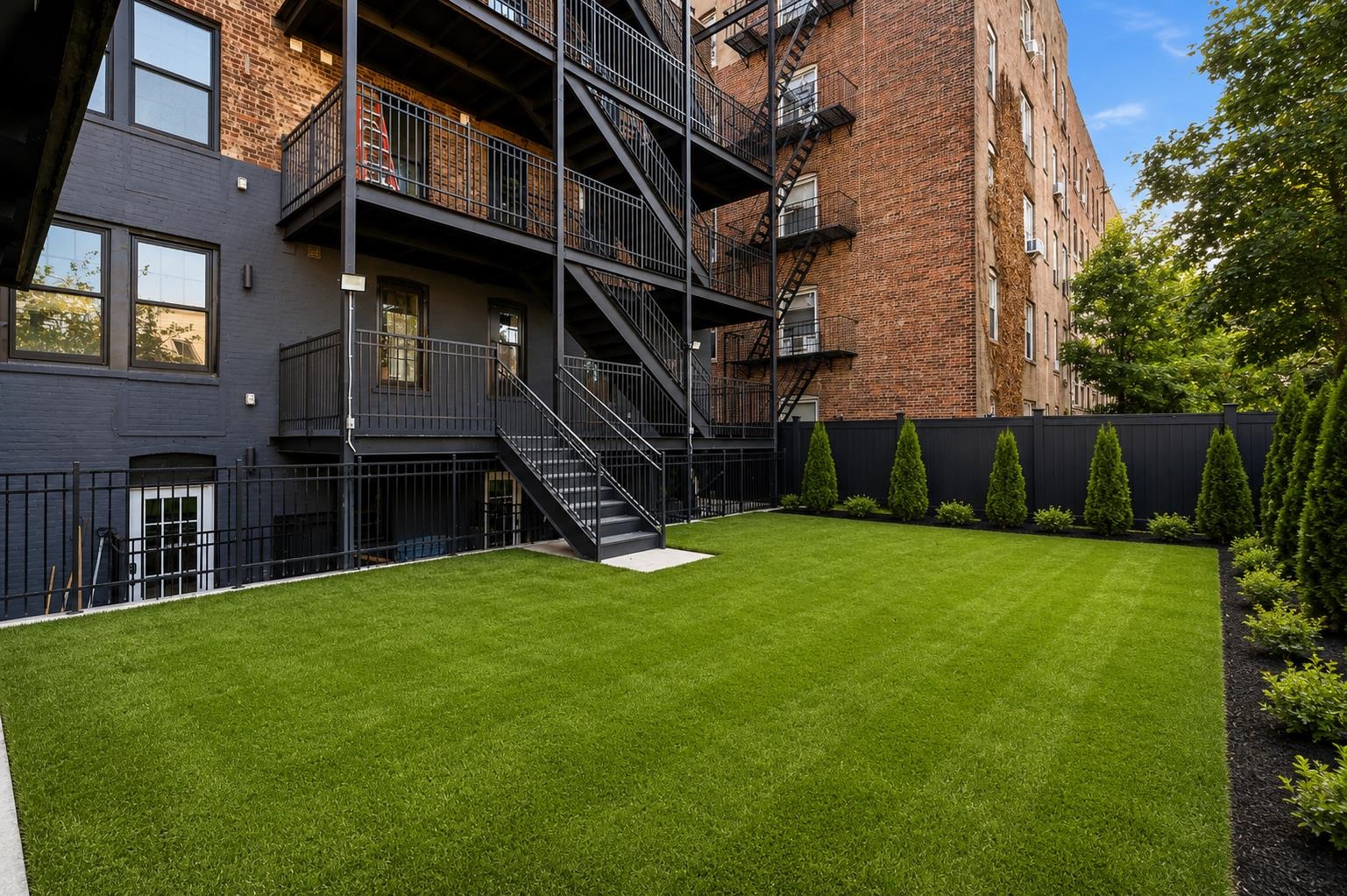 104 GLENWOOD AVE Unit: 004