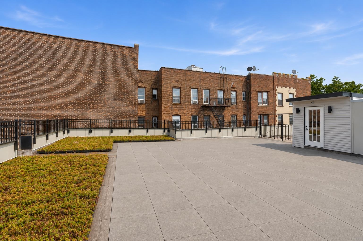 104 GLENWOOD AVE Unit: 004