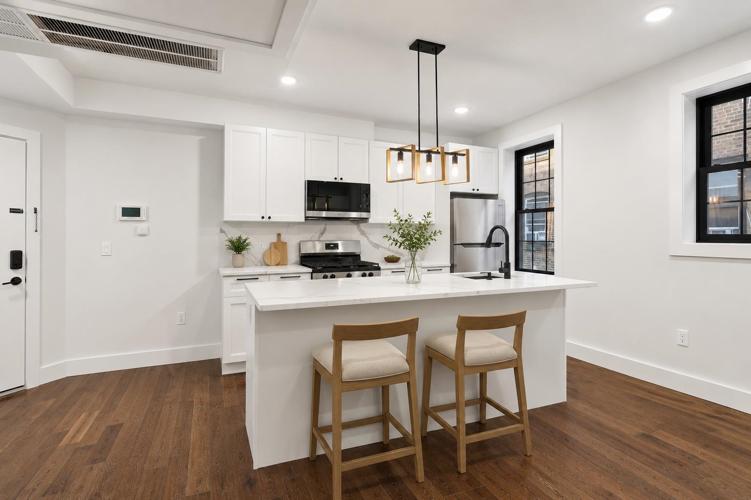104 GLENWOOD AVE Unit: 104