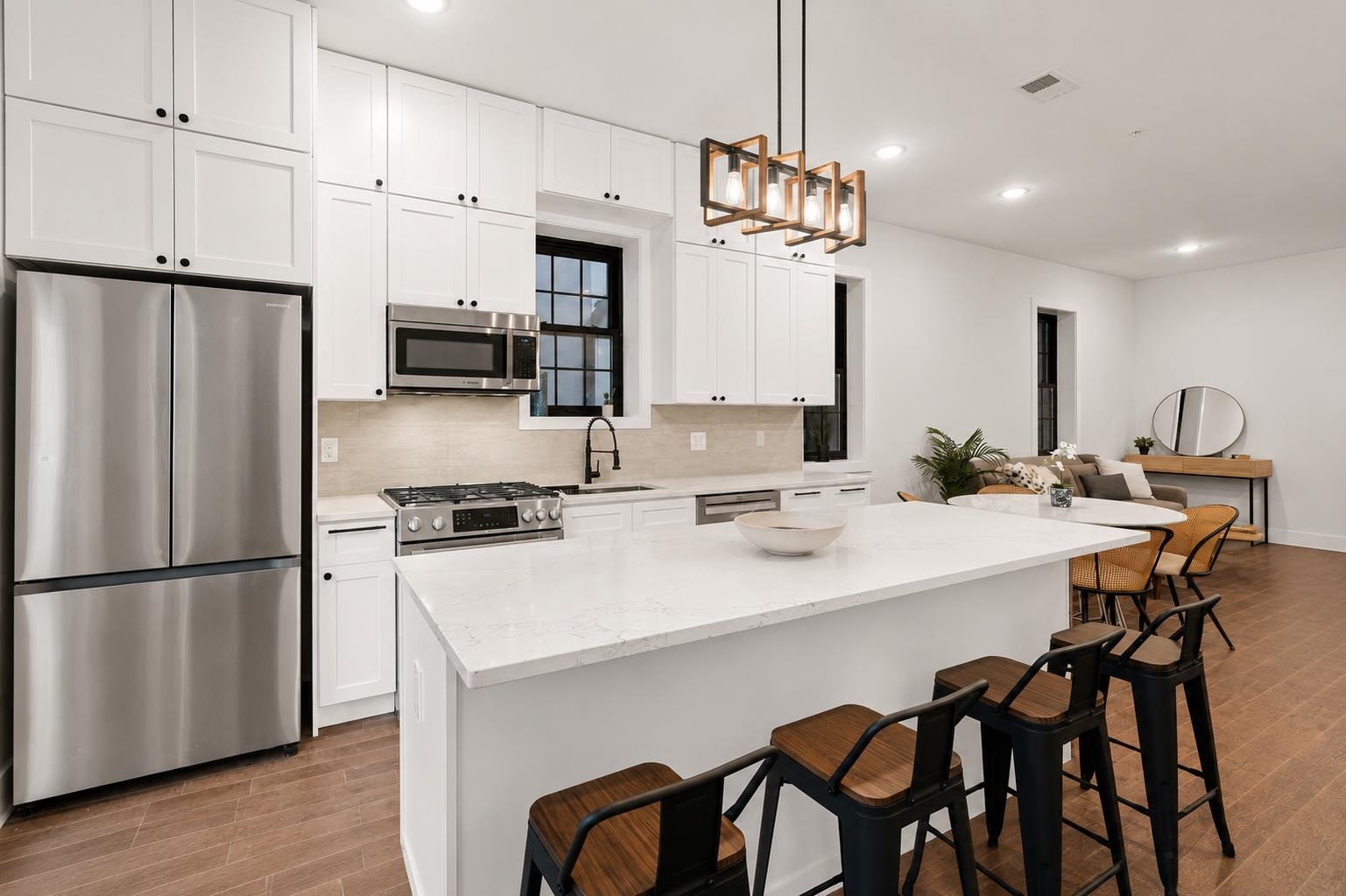 547 PALISADE AVE Unit: 2