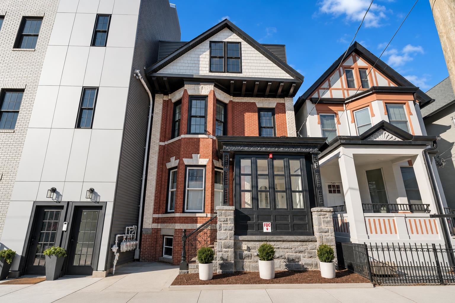 547 PALISADE AVE Unit: 2