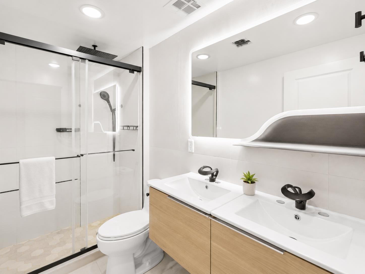 547 PALISADE AVE Unit: 2
