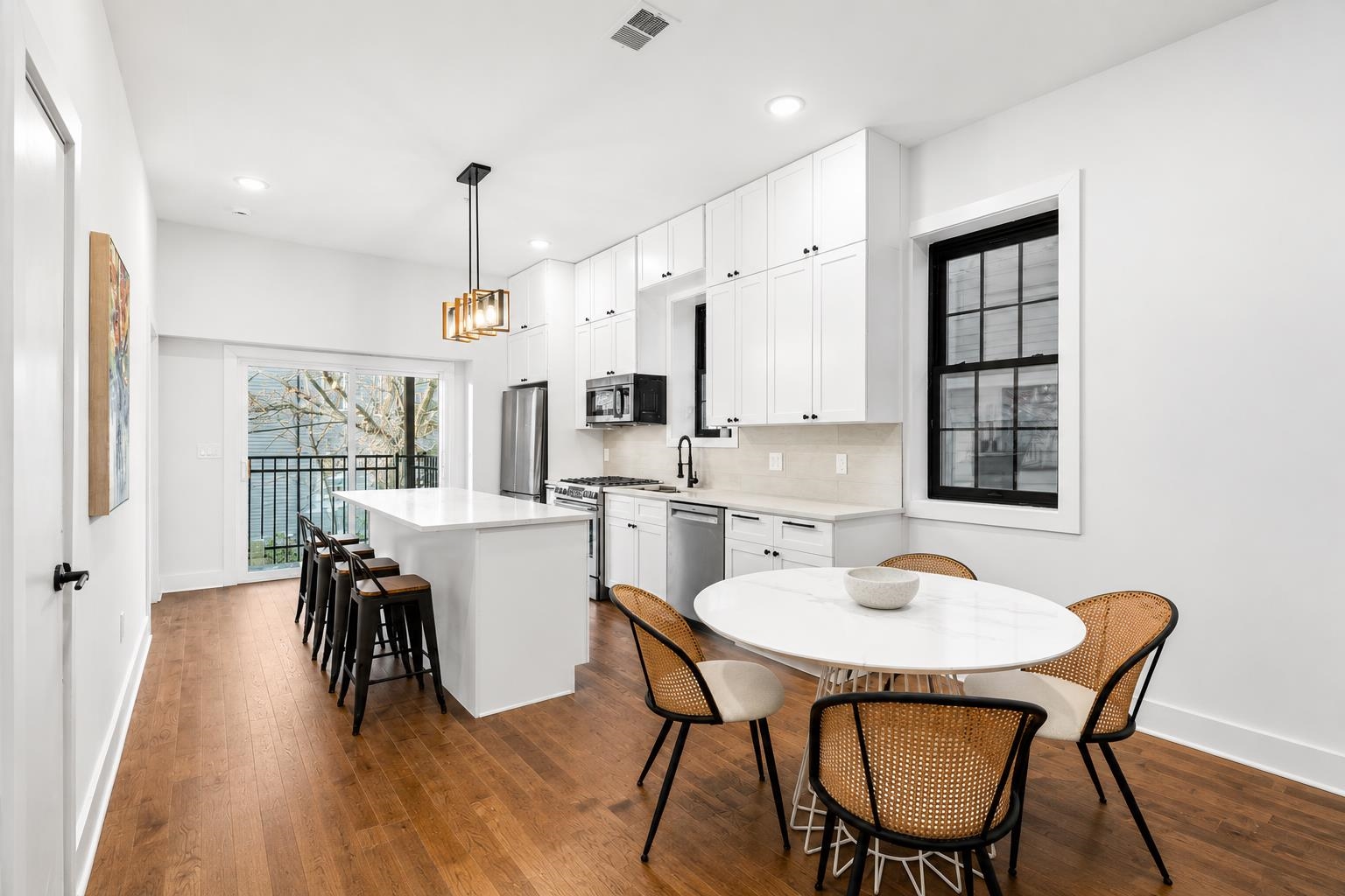 547 PALISADE AVE Unit: 2