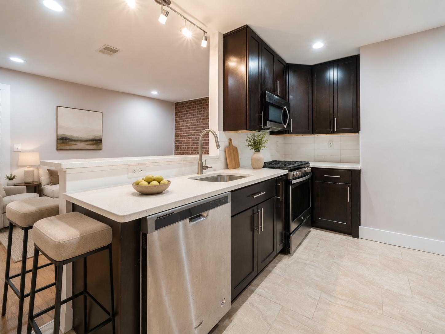 165 WEBSTER AVE Unit: 1