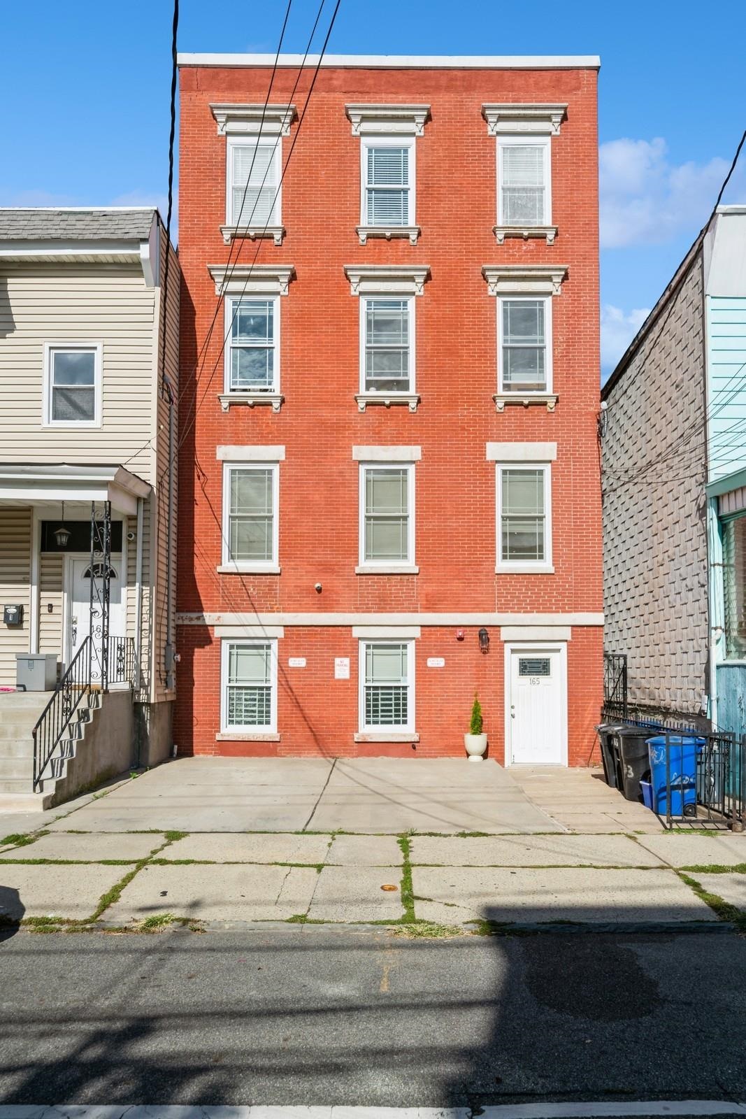 165 WEBSTER AVE Unit: 1