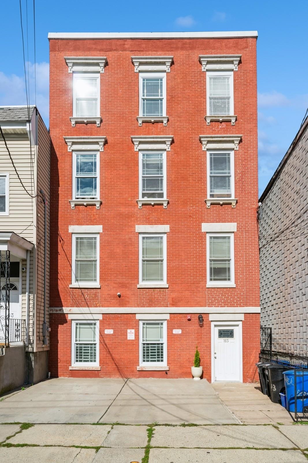 165 WEBSTER AVE Unit: 1