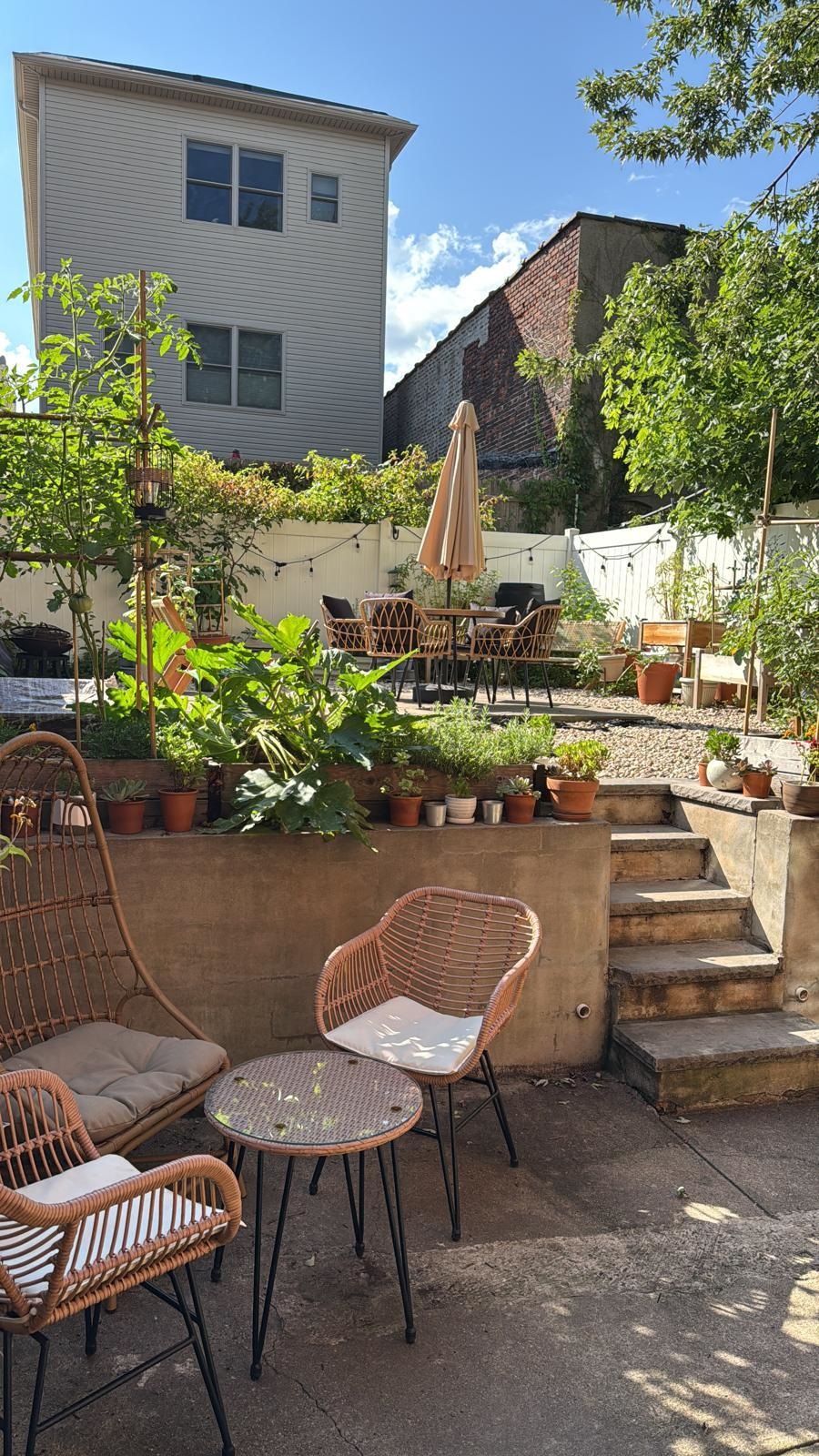 165 WEBSTER AVE Unit: 1