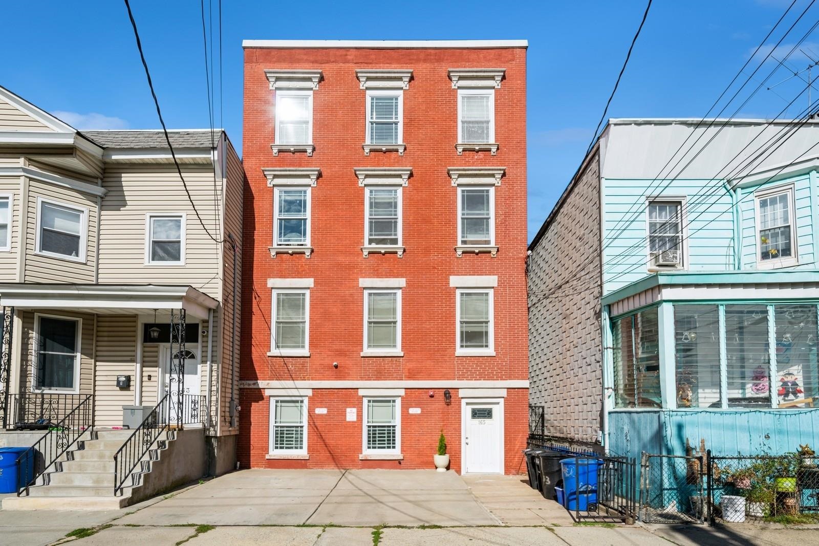 165 WEBSTER AVE Unit: 1